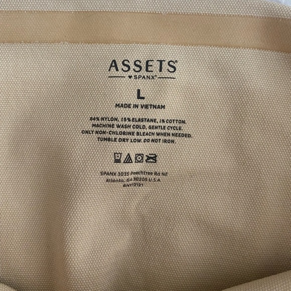 ASSETS by SPANX Women's Remarkable Results High-Waist Mid-Thigh Shaper - Picture 4 of 6